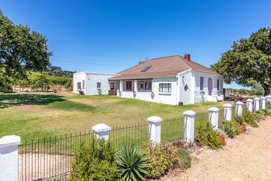 4 Bedroom Property for Sale in Stellenbosch Farms Western Cape